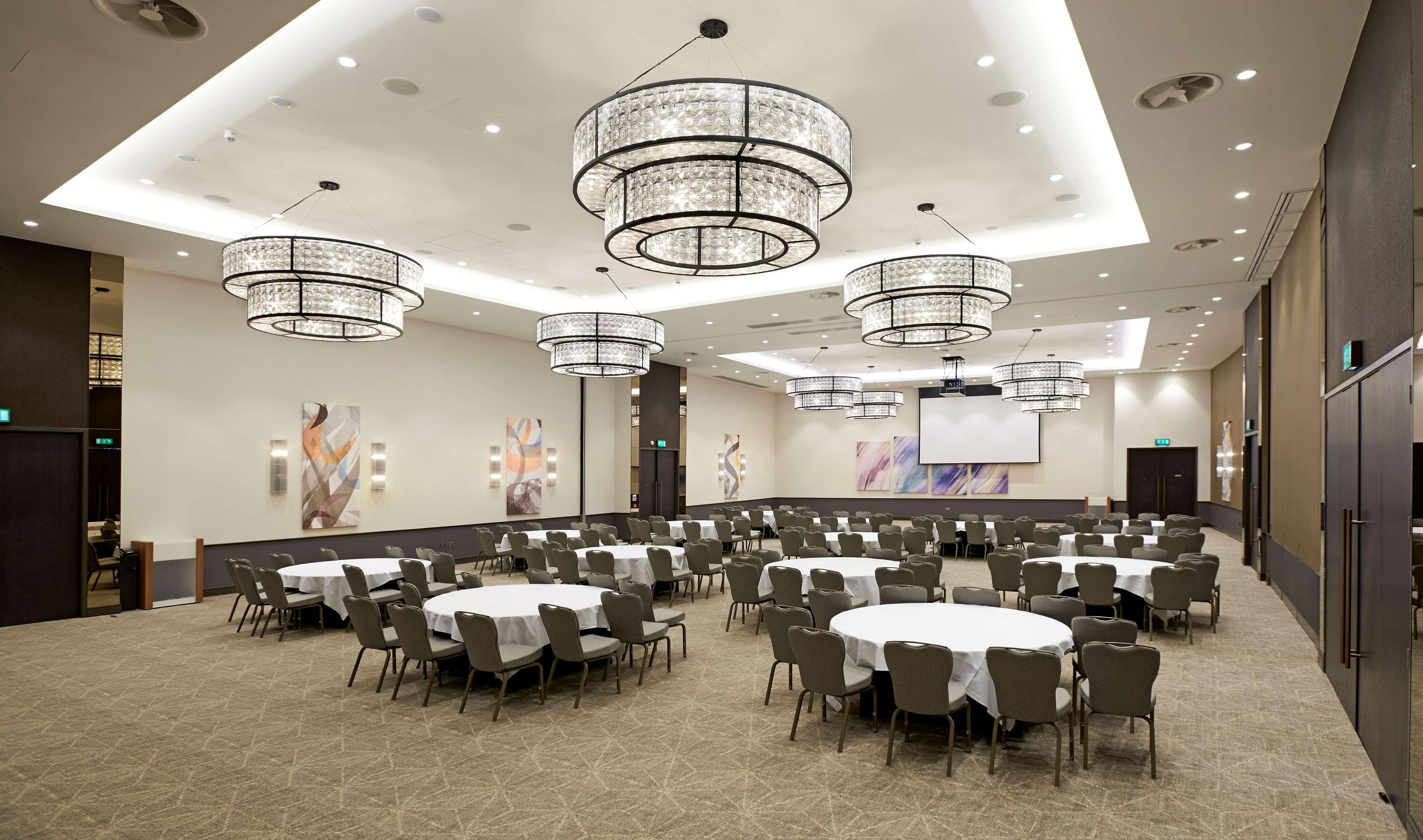 Resort Hilton - Utilita Bowl
