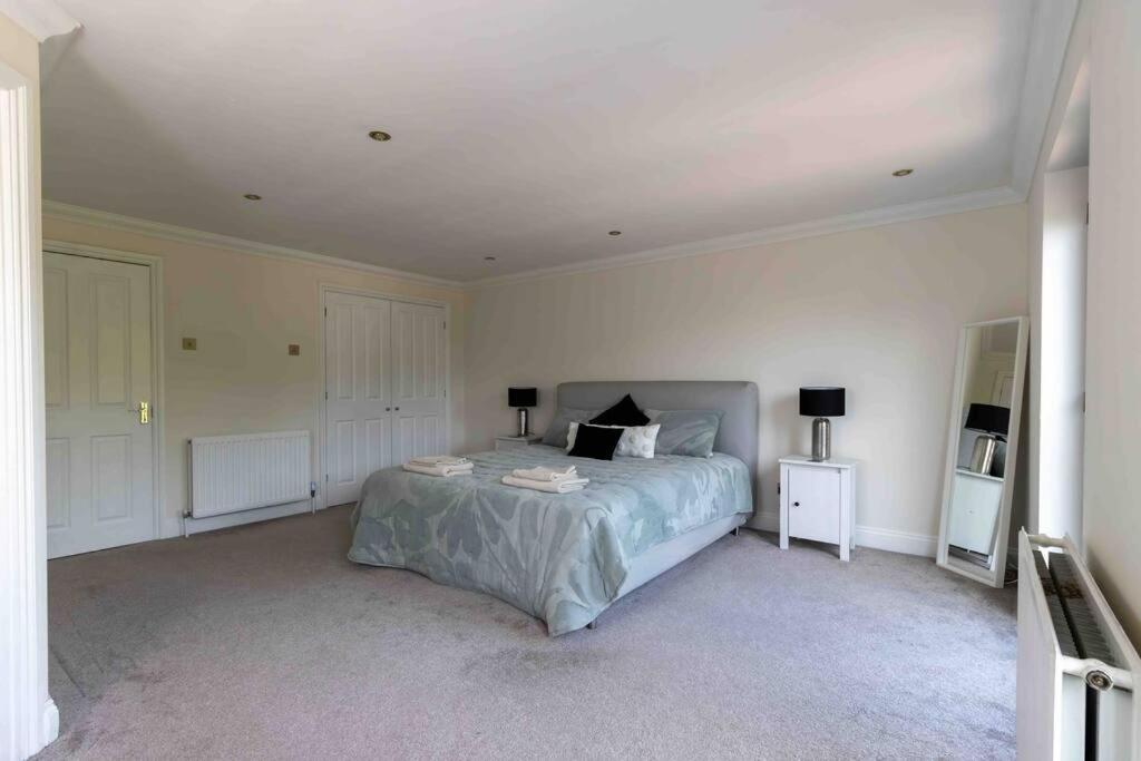 Holiday home Huge 6 Bed House With Entertainment And Hotub Southampton