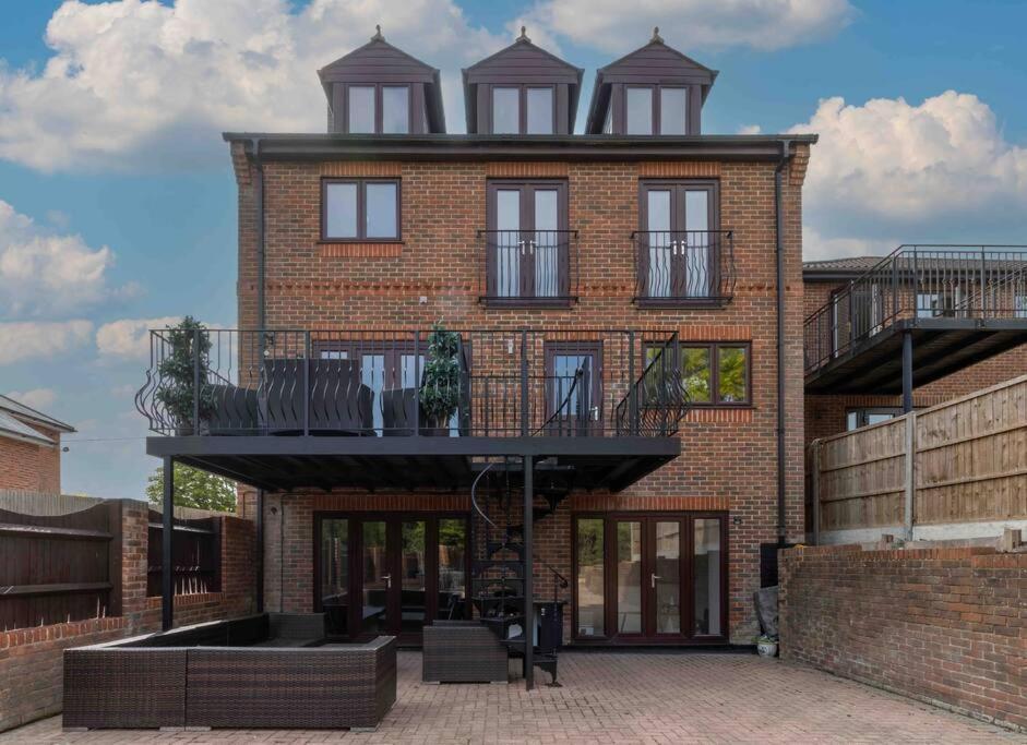 Holiday home Huge 6 Bed House With Entertainment And Hotub Southampton