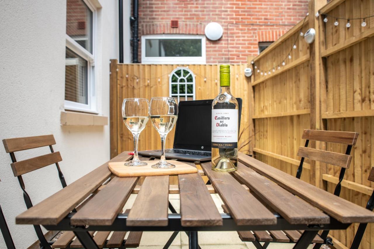 Vibes: With Outdoor Space