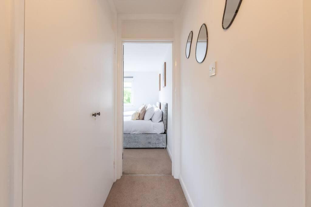 Apartment Admiral - 2 Bedroom Flat With Parking