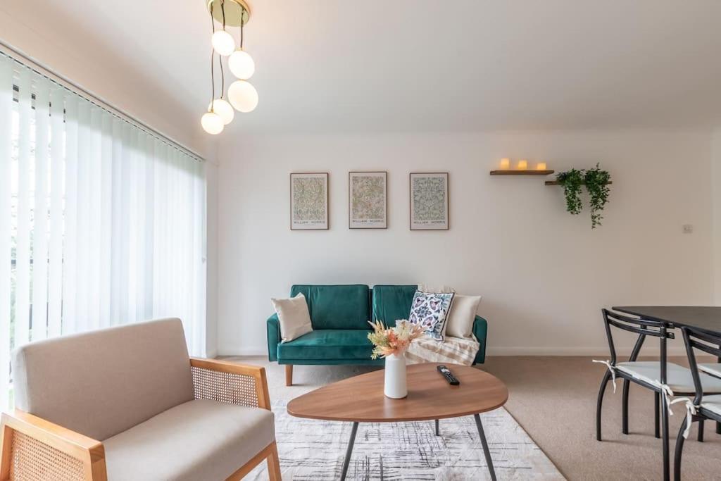 Admiral - 2 Bedroom Flat With Parking Apartment *
