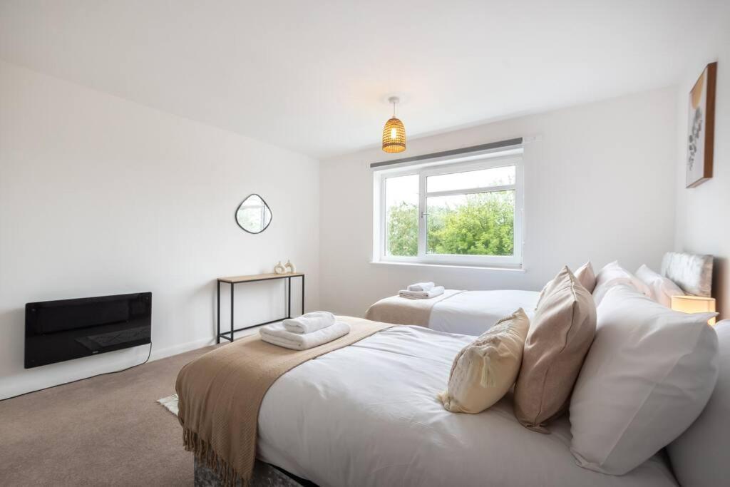 Apartment Admiral - 2 Bedroom Flat With Parking *