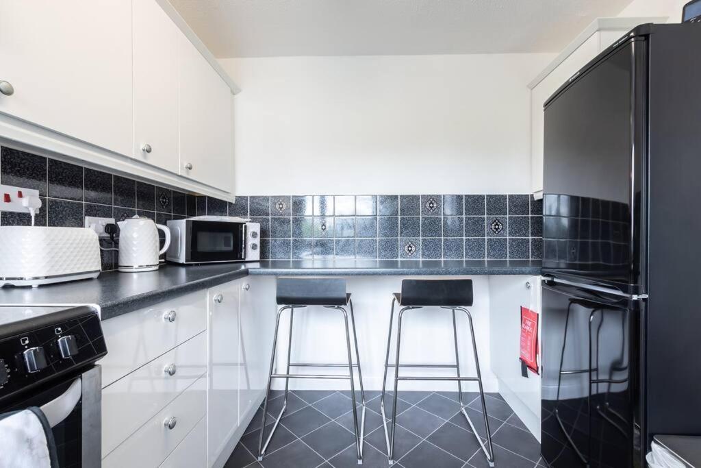 Admiral - 2 Bedroom Flat With Parking