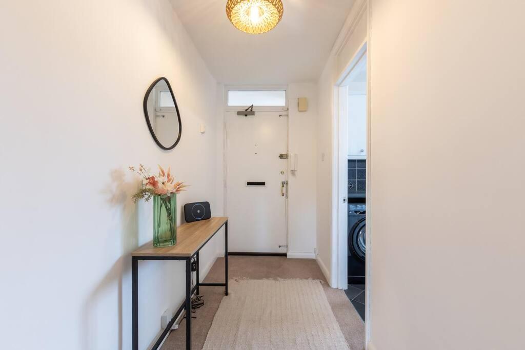Admiral - 2 Bedroom Flat With Parking Apartment Southampton
