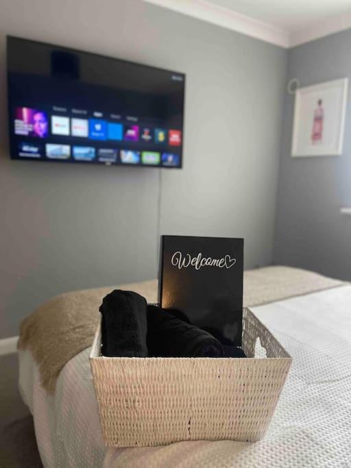 Newly Refurbished With Private Parking Apartment Southampton