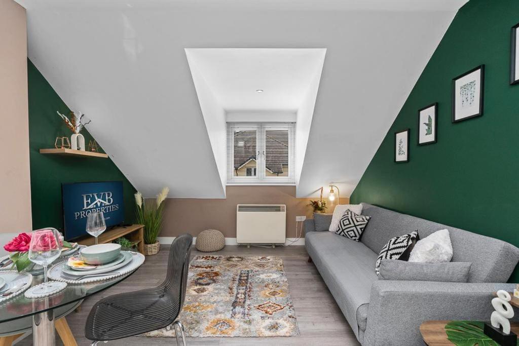 Comfortable Retreat Near Centre- 1 Bed, 3 Guests Apartment Southampton