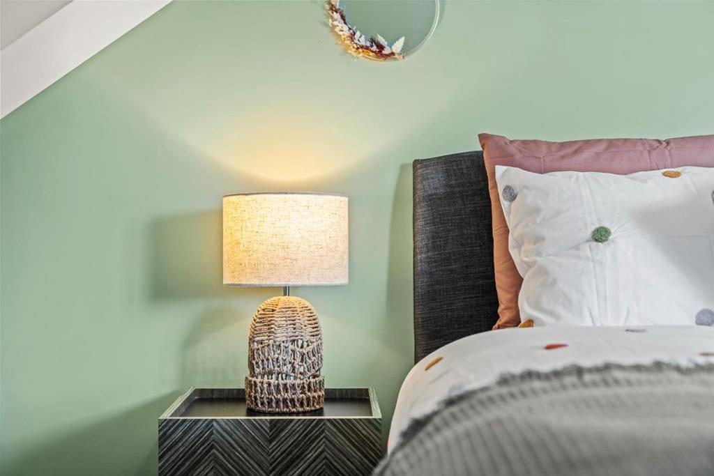 Comfortable Retreat Near Centre- 1 Bed, 3 Guests * Southampton