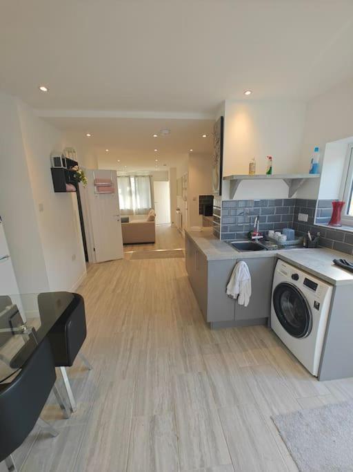 Holiday home Stunning 4 Bed House Ideal For Contractors *