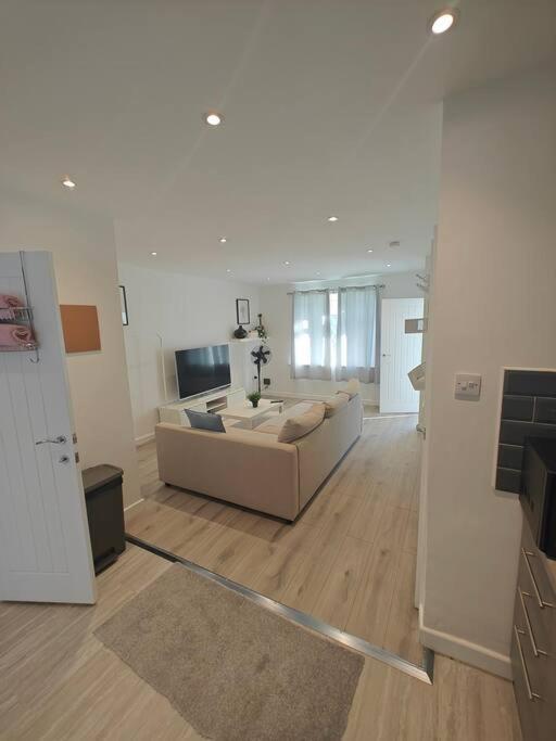 Holiday home Stunning 4 Bed House Ideal For Contractors *