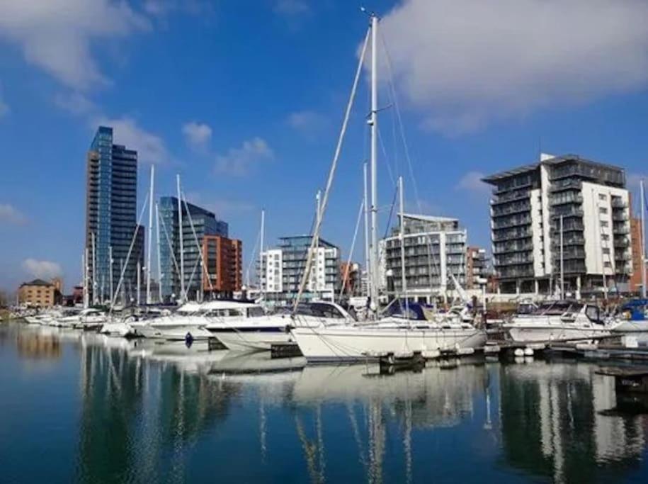 1-bed Flat In Ocean Village Southampton