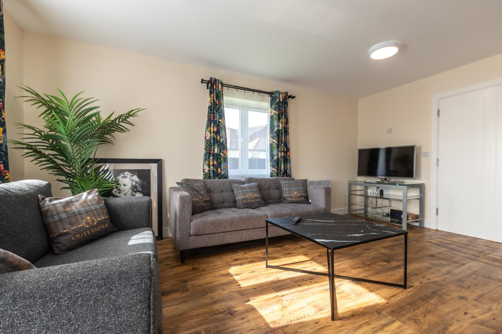 With Free P For Van. Apartment Southampton