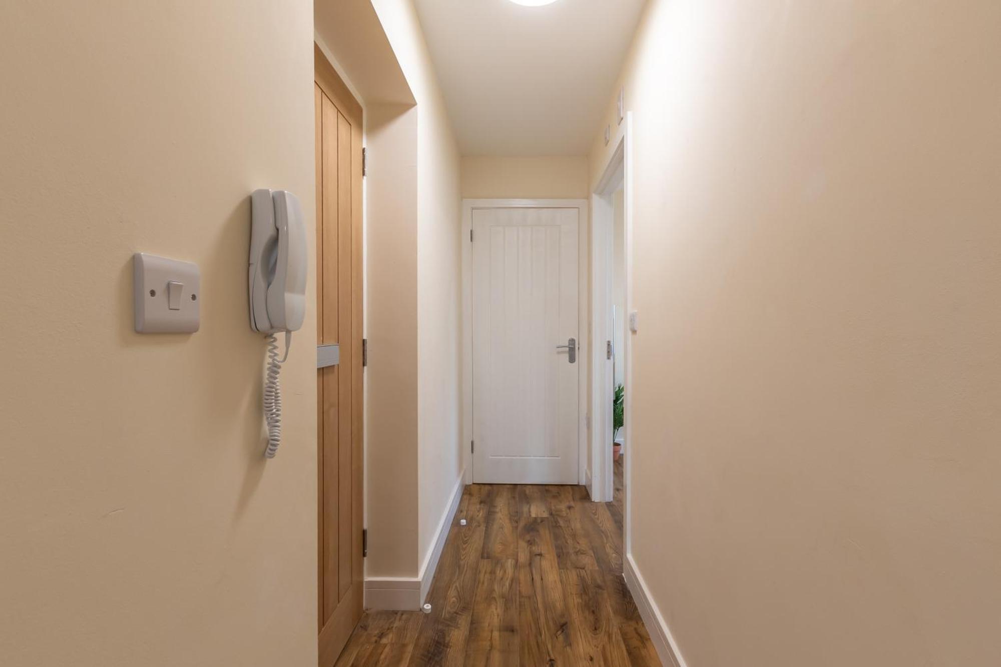 With Free P For Van. Apartment Southampton