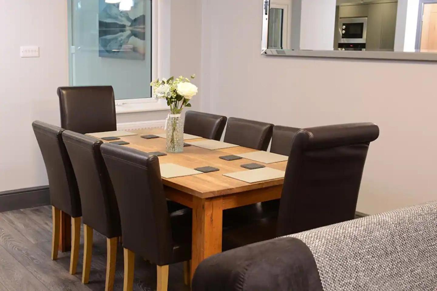 4Br Contractor-Friendly Home Ideal For Teams