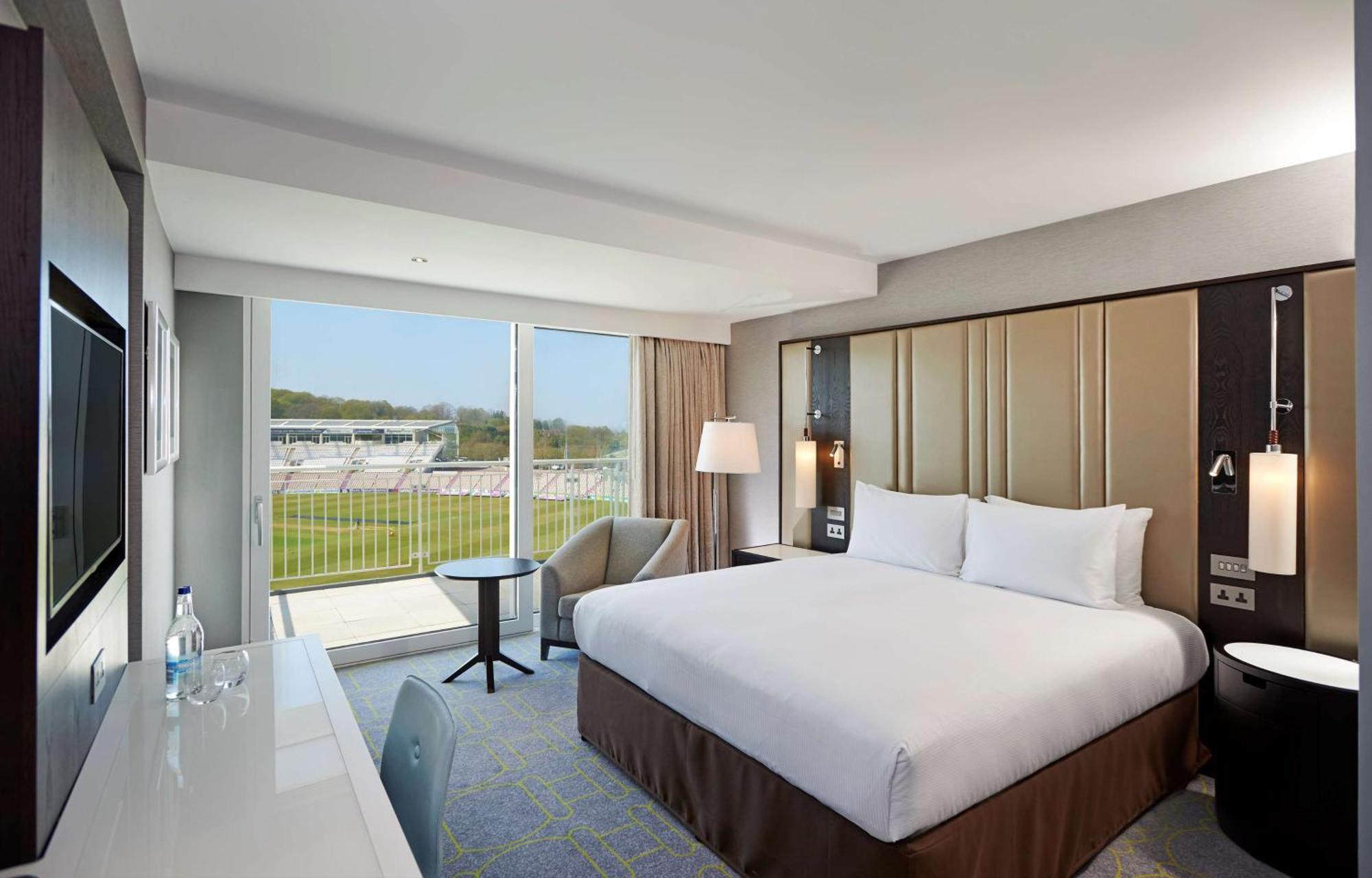Resort Hilton - Utilita Bowl 4*