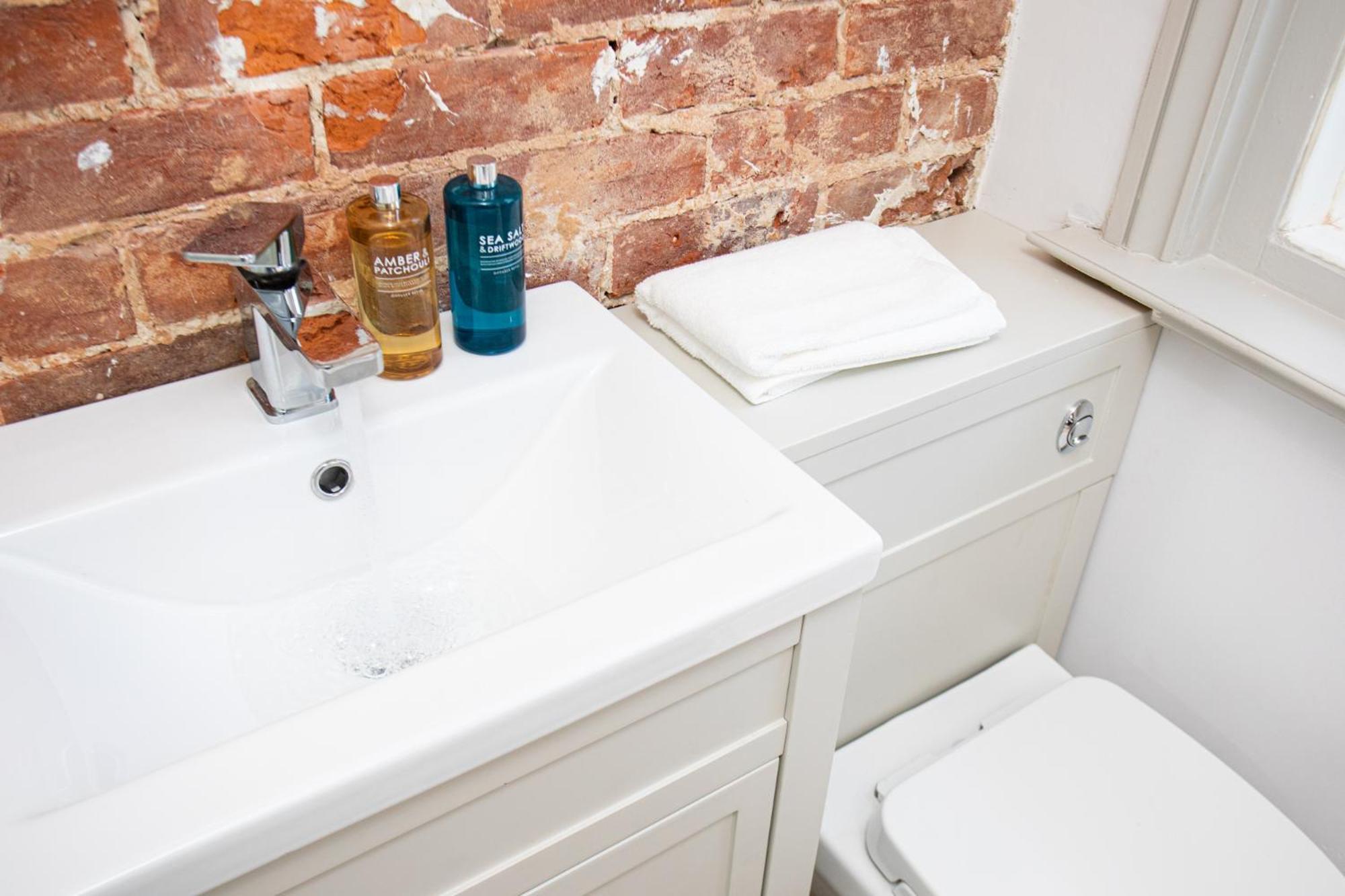 Settle - Stylish Self Check-in & Self Catering Southampton