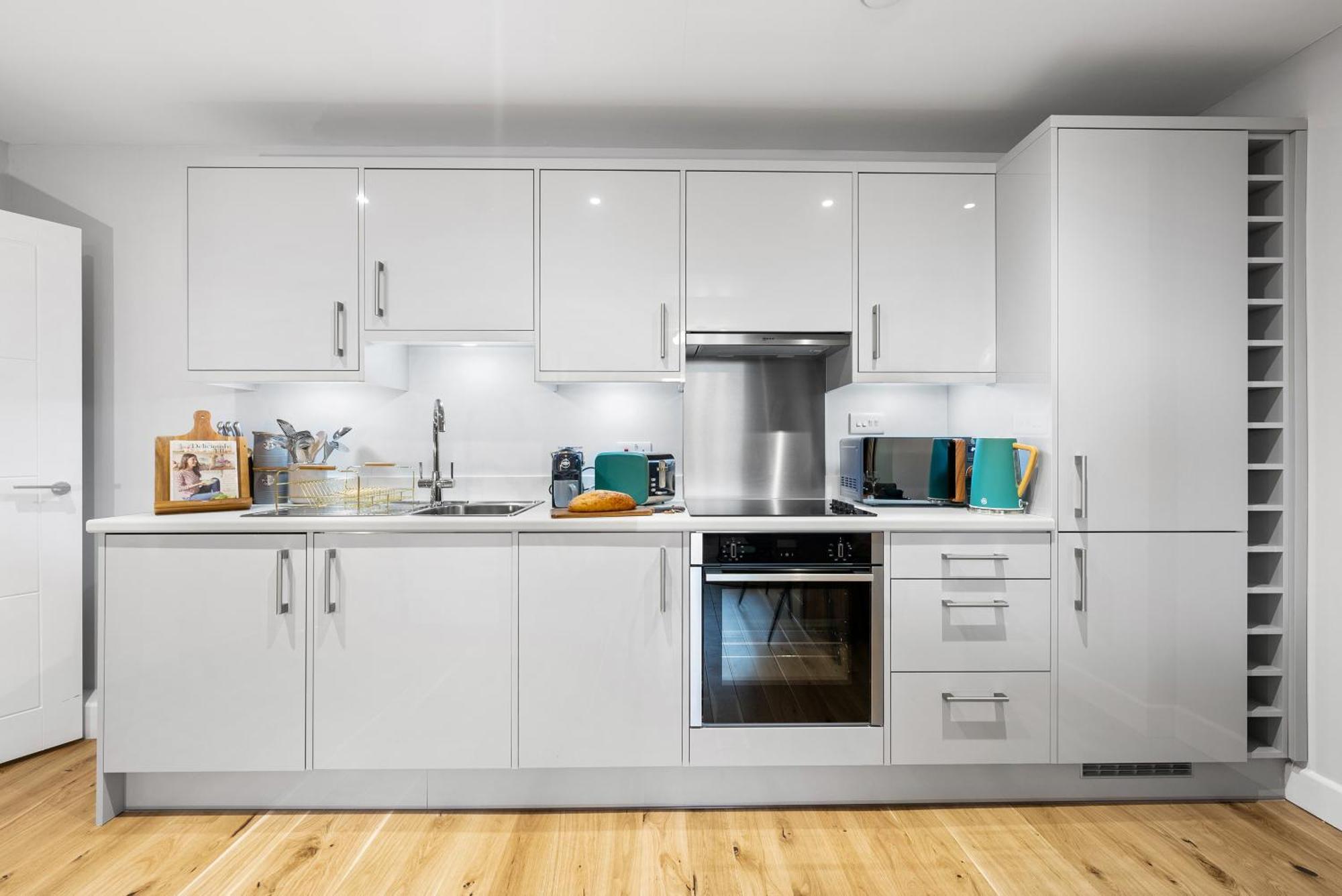 Luxury 1 Bed Stylish Chic Apartment, Southampton! Stylish Abode Sleeps 4, Great Location! Spring Offer - By Blue Puffin Apartment *