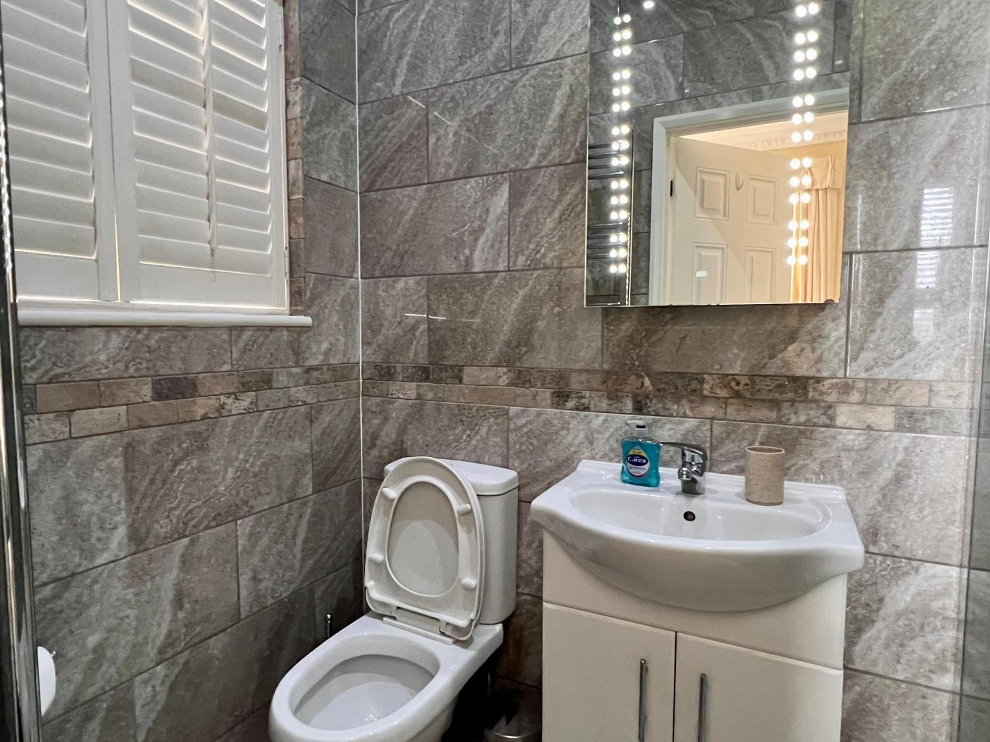 The Mayfair Guest house 4*