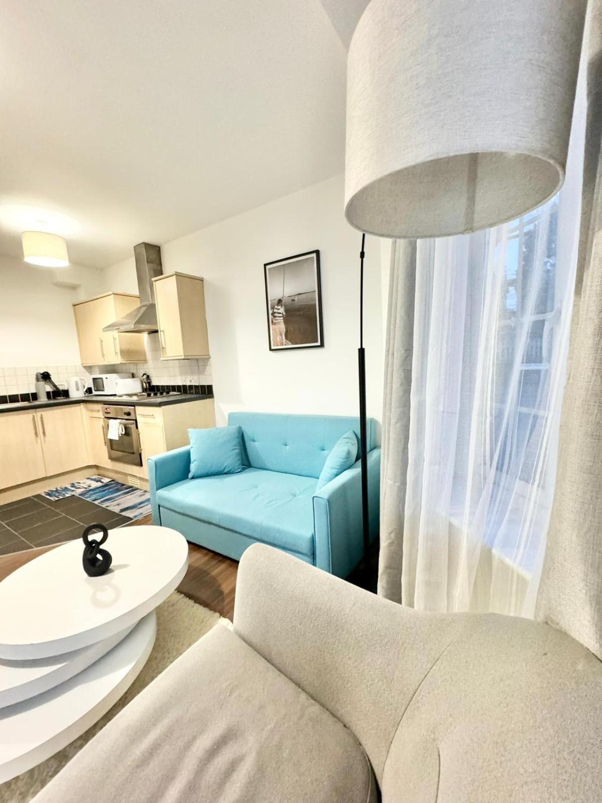 Cozy With Free Parking Apartment