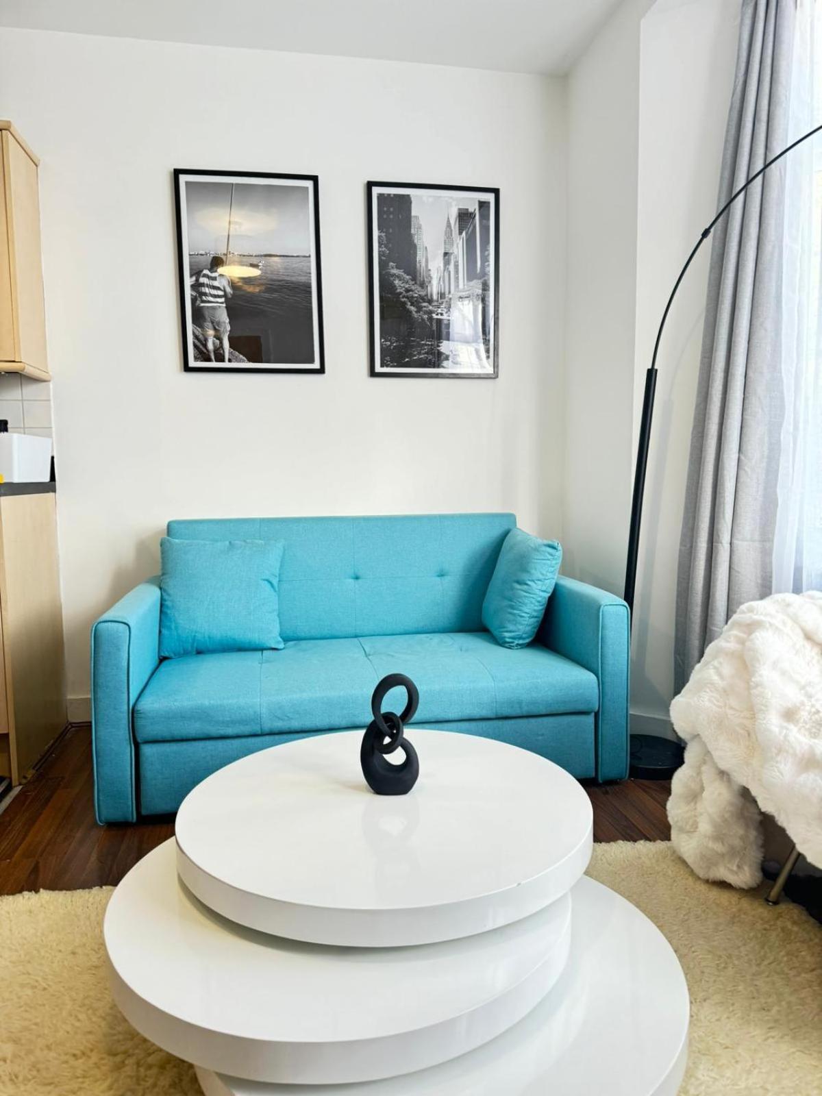 Cozy With Free Parking