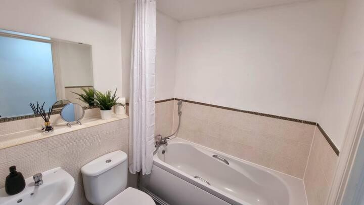 Apartment No 62 Fivedom - Charming & Cosy Southampton