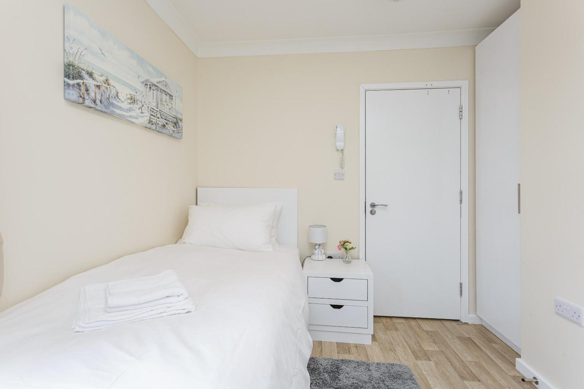 Blackberry - Stylish Self-contained Flats In Soton Centre