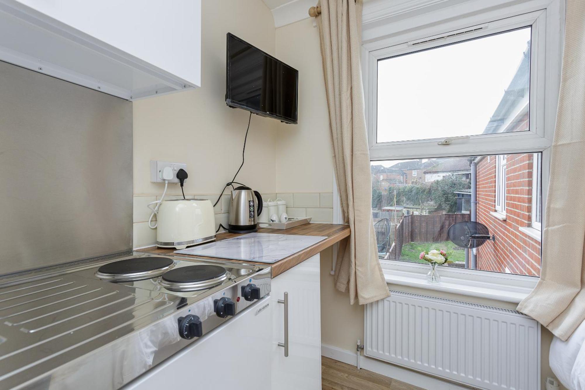 Blackberry - Stylish Self-contained Flats In Soton Centre