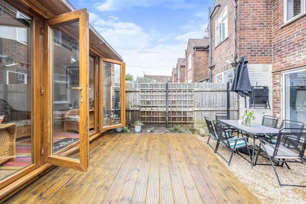 Beautiful 4 Bedroom House By The River Southampton