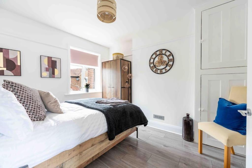 Holiday home Beautiful 4 Bedroom House By The River Southampton