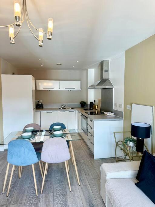 2 Bedrooms, 2 Bathrooms, Near Sea Apartment Southampton