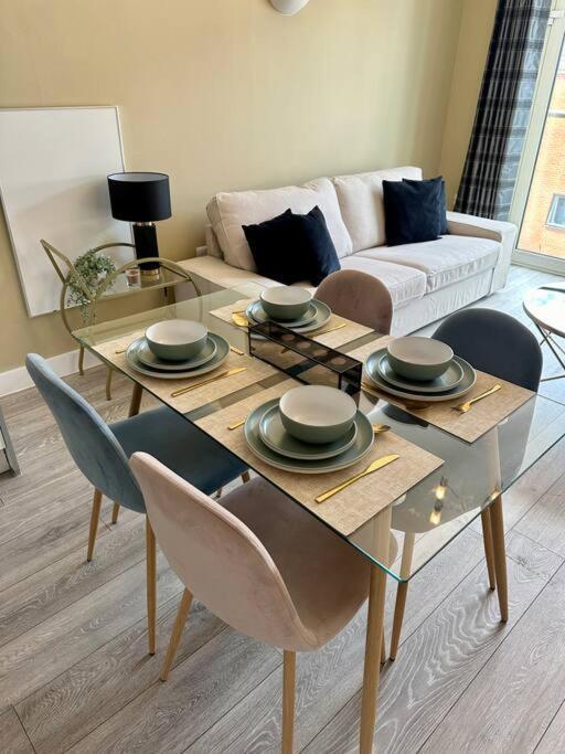 2 Bedrooms, 2 Bathrooms, Near Sea Southampton