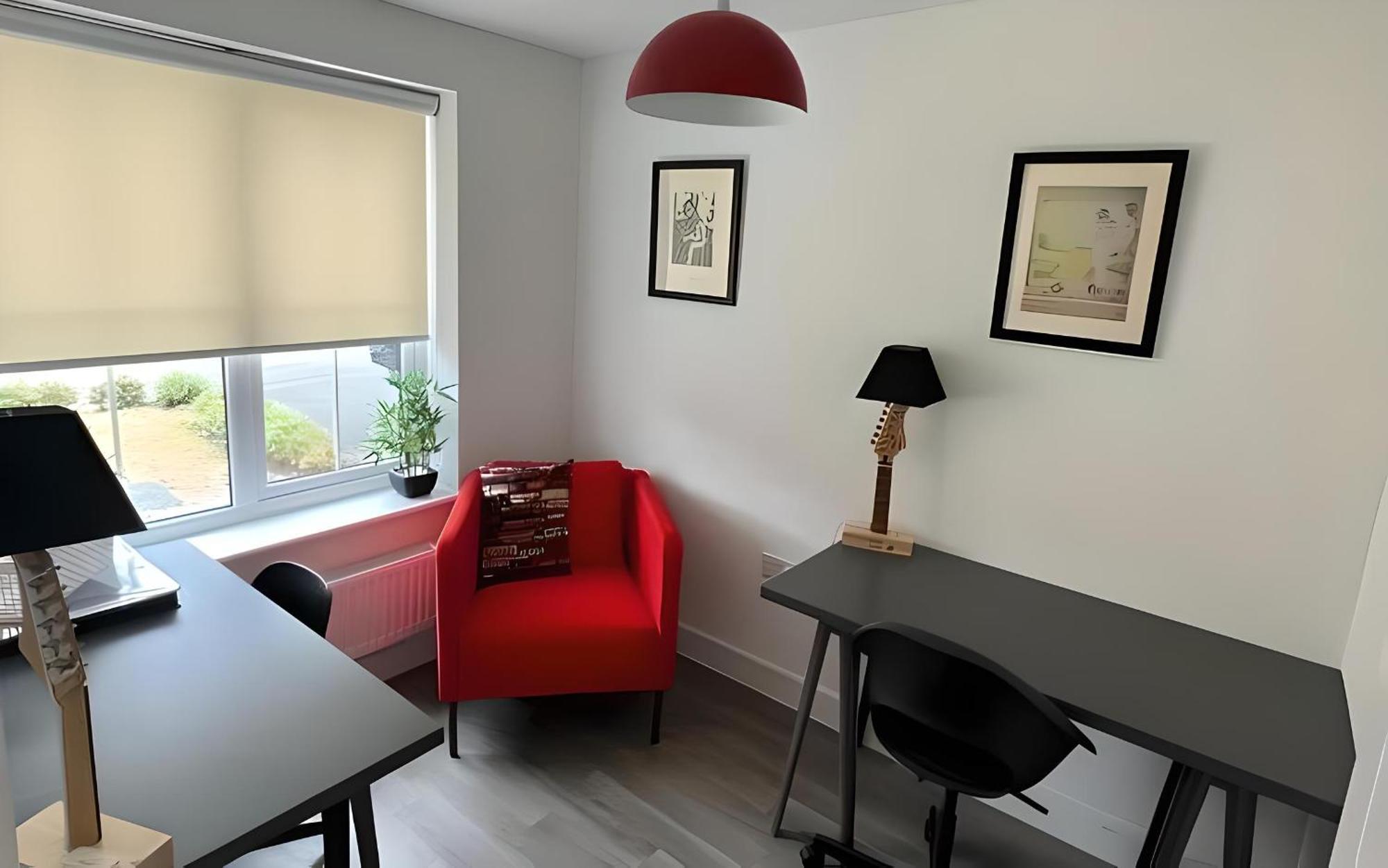 Spacious & Stylish 4-bed House With Hot Tub In Prime Location Apartamento