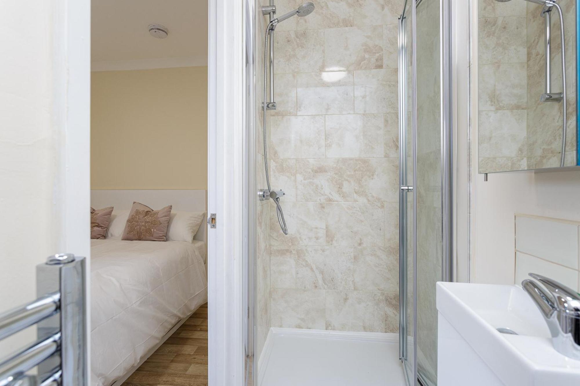 Blackberry - Stylish Self-contained Flats In Soton Centre Southampton