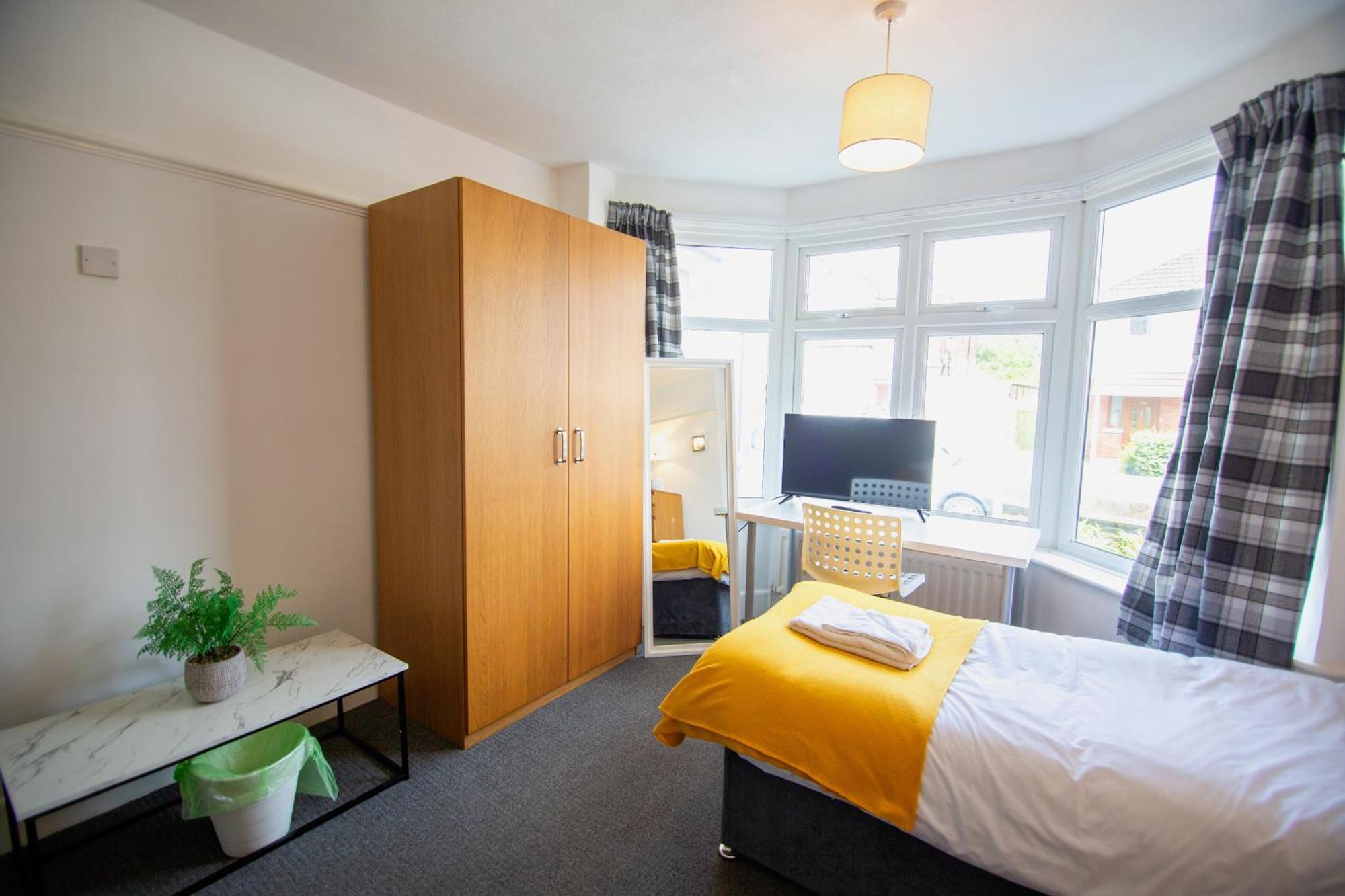 Granby Grove Townhouse - Sleeps 8- 4 Bedrooms Holiday home