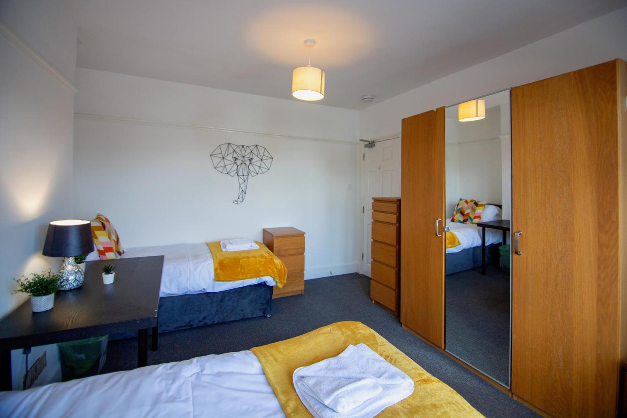 Holiday home Granby Grove Townhouse - Sleeps 8- 4 Bedrooms Southampton