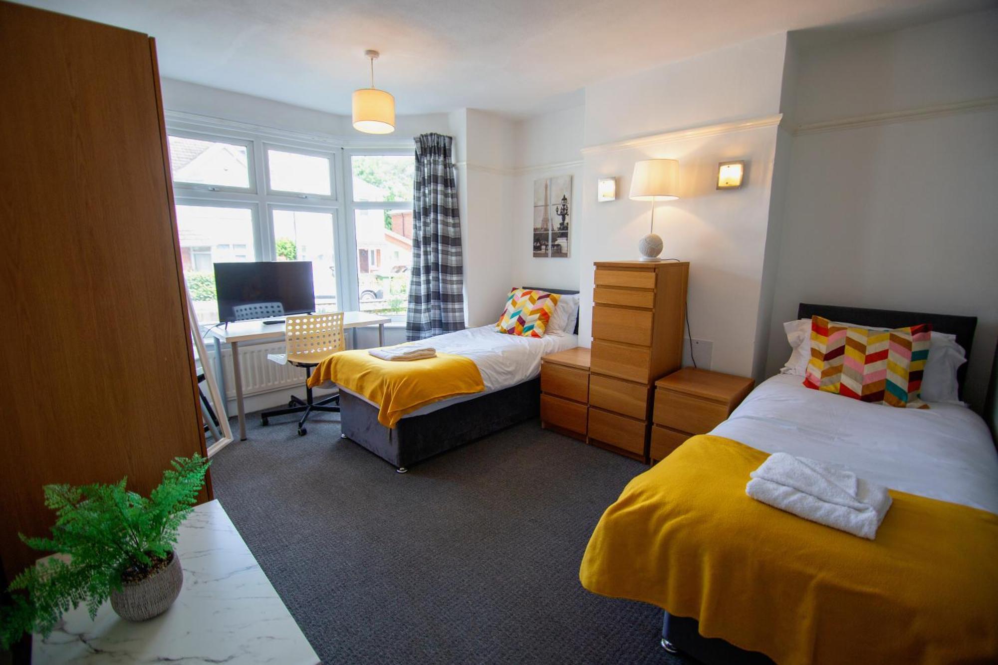 Holiday home Granby Grove Townhouse - Sleeps 8- 4 Bedrooms *