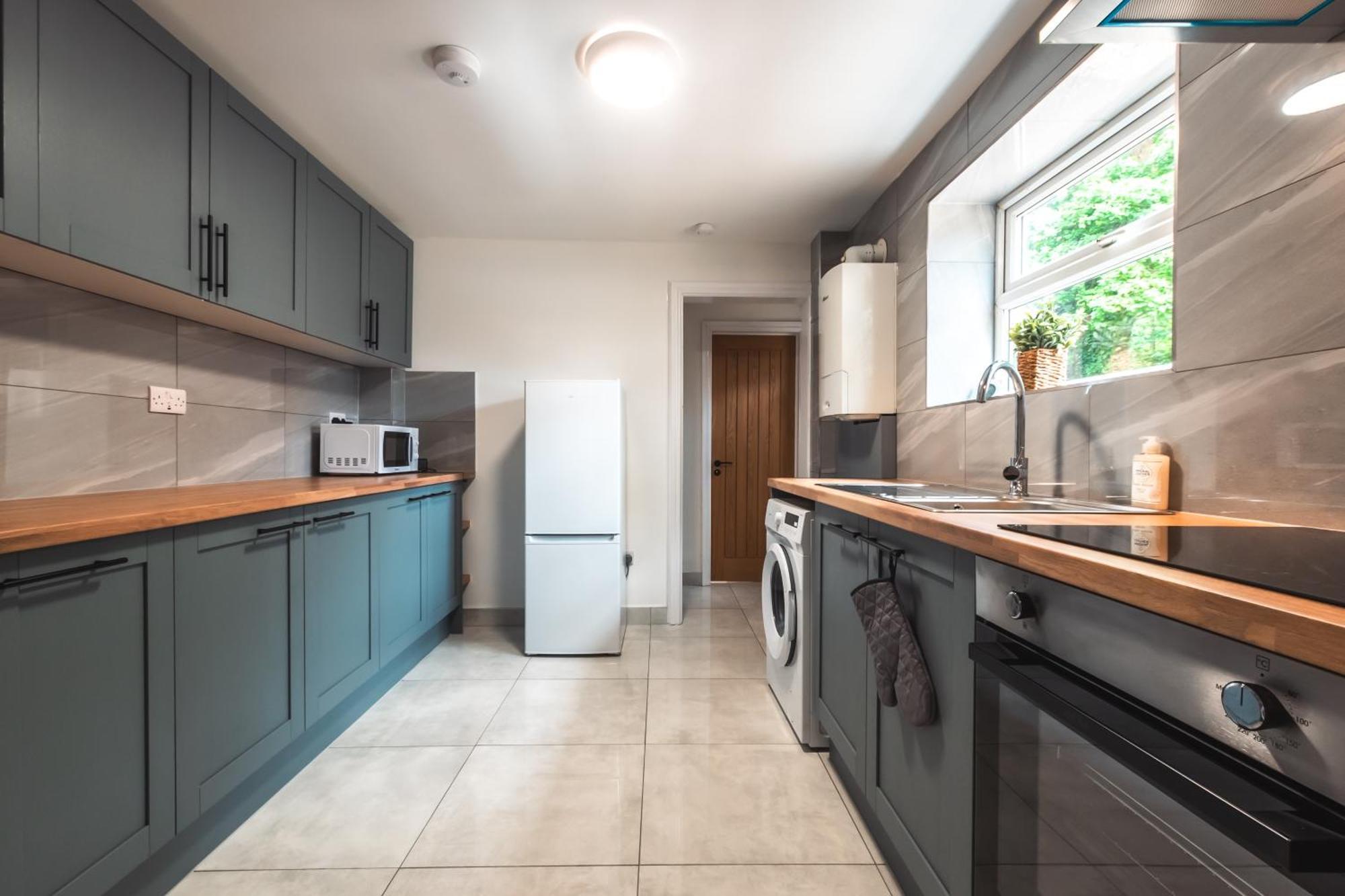 Holiday home 4 Bedrooms, Sleeps 8, Long Term Disc, Driveway *