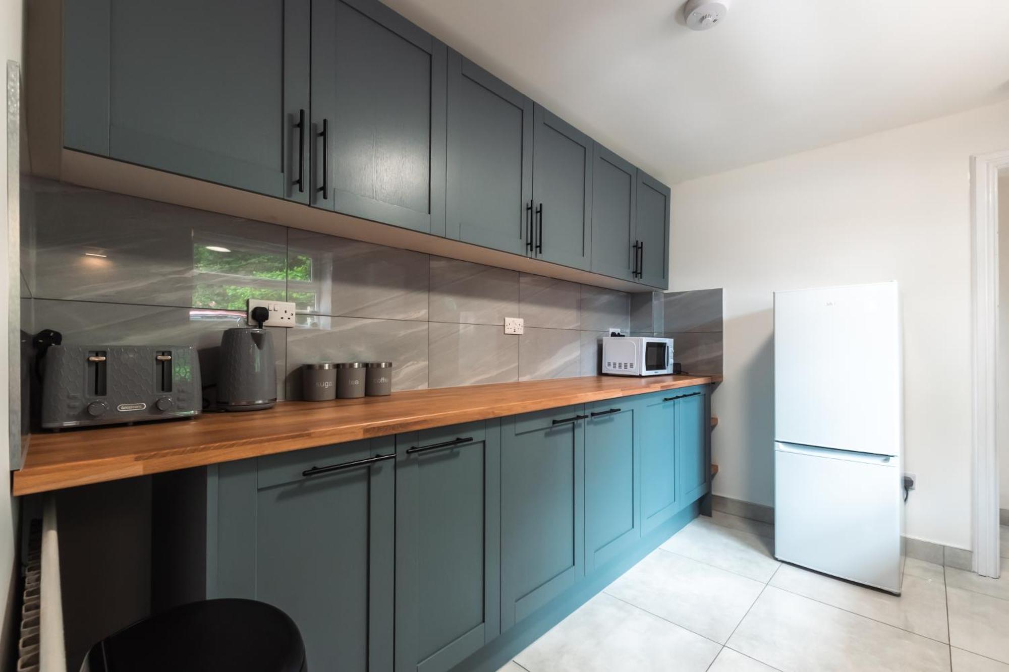 Holiday home 4 Bedrooms, Sleeps 8, Long Term Disc, Driveway