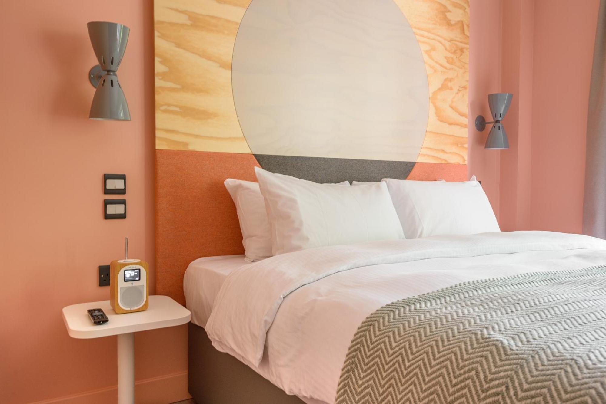 Room2 Hometel 4*
