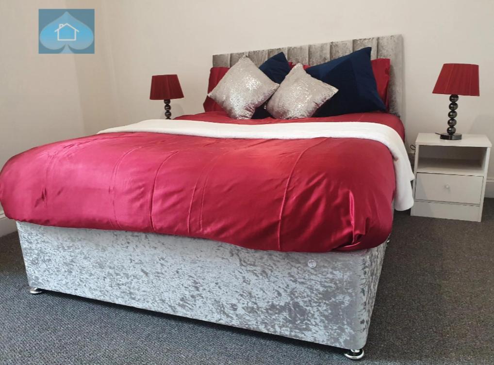 Central Ocean Village W Parking 6beds Apartment