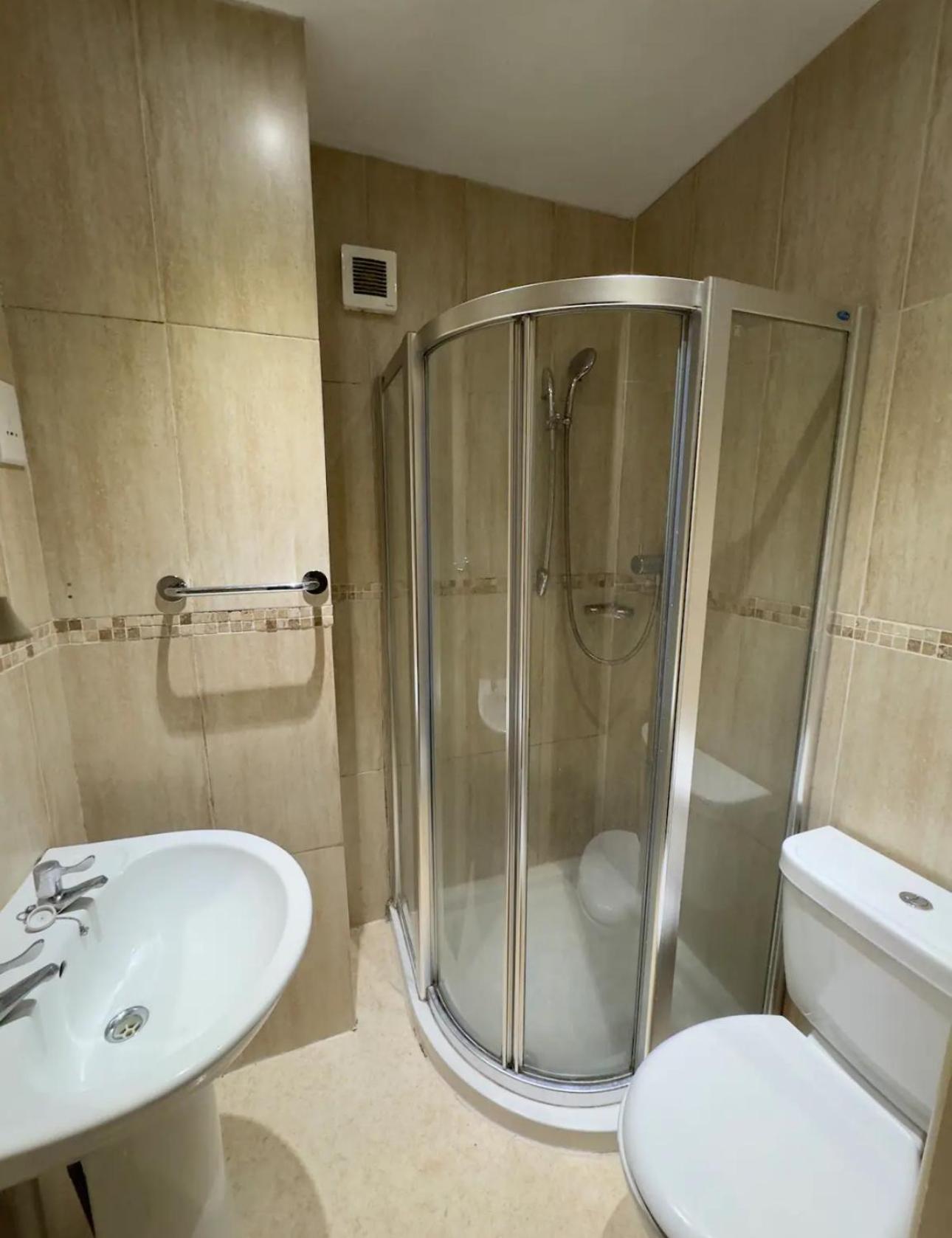 Homestay The Bliss 3 Stay, Self Check In With Smart Lock, Non Smoking In And Out