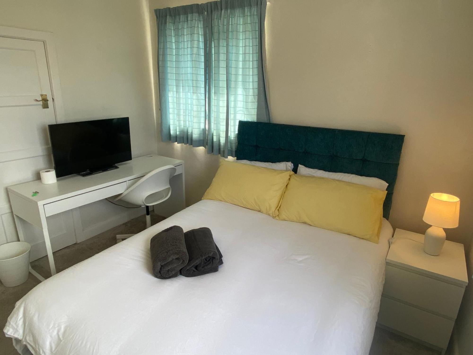 Bittern With Free Parking & Parking For Cruise Available, Full Access To Kitchen In * Southampton