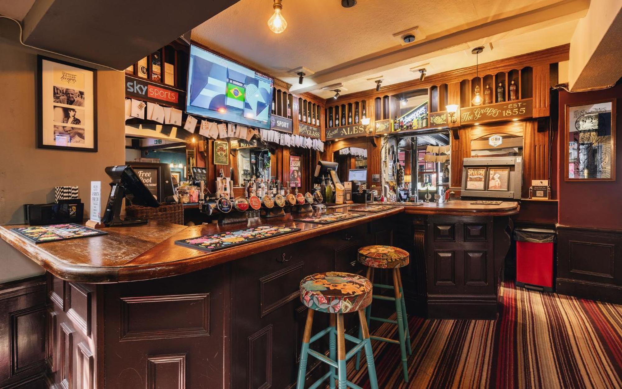 The Grapes Pub 3*