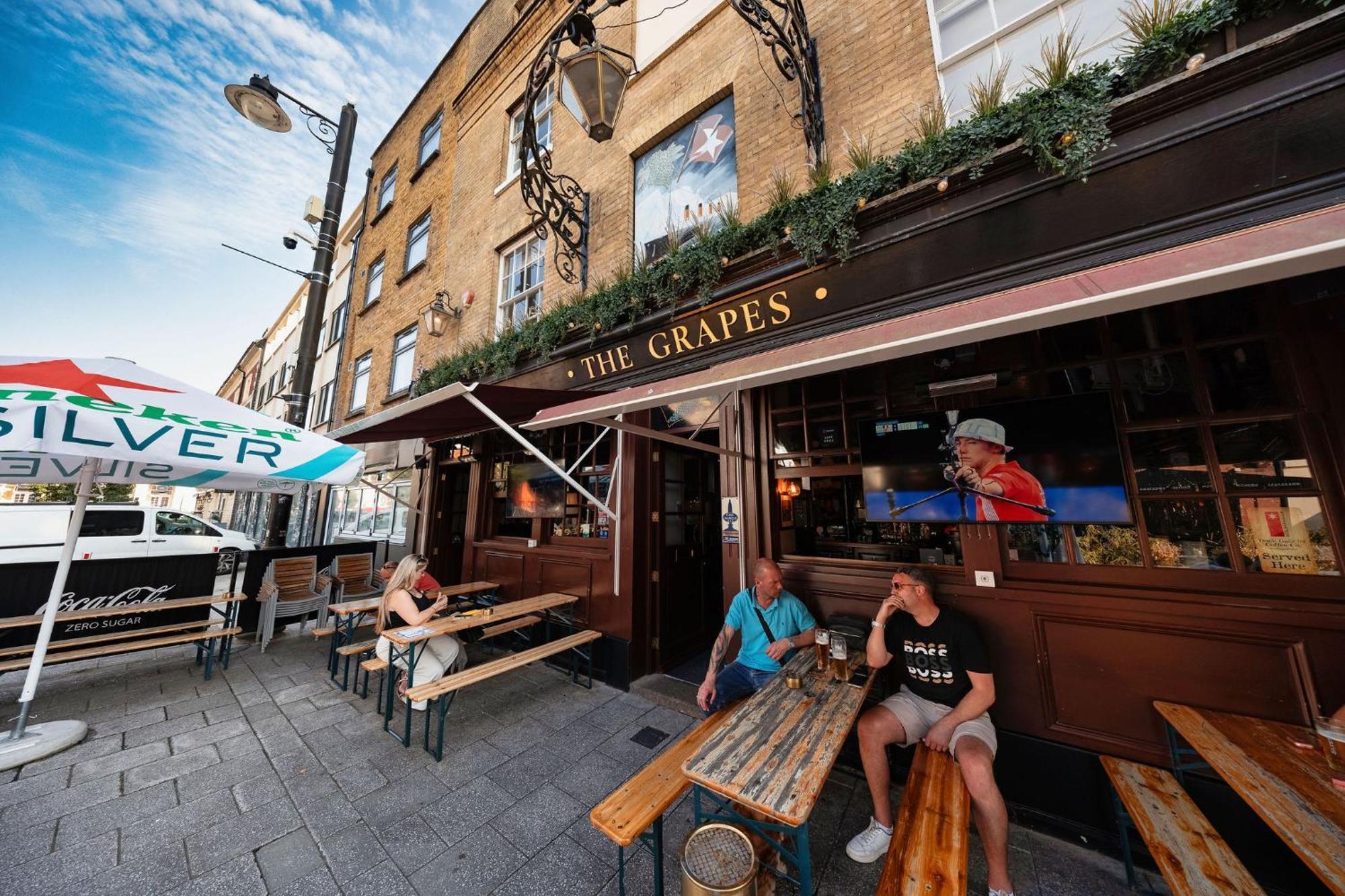 Inn The Grapes Pub Southampton