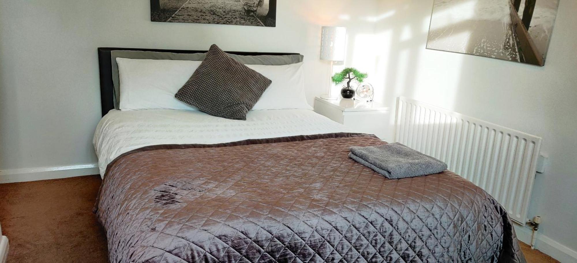 Cosy Bee Formerly Freemantle Solent * Southampton