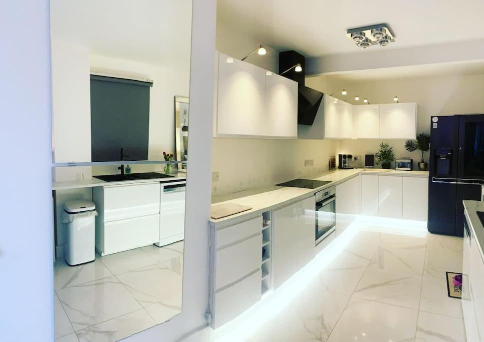 Hydrotherapy House For Relaxation Apartment Southampton
