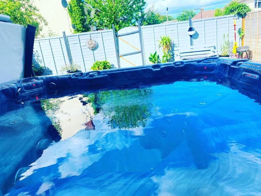 Hydrotherapy House For Relaxation Apartment