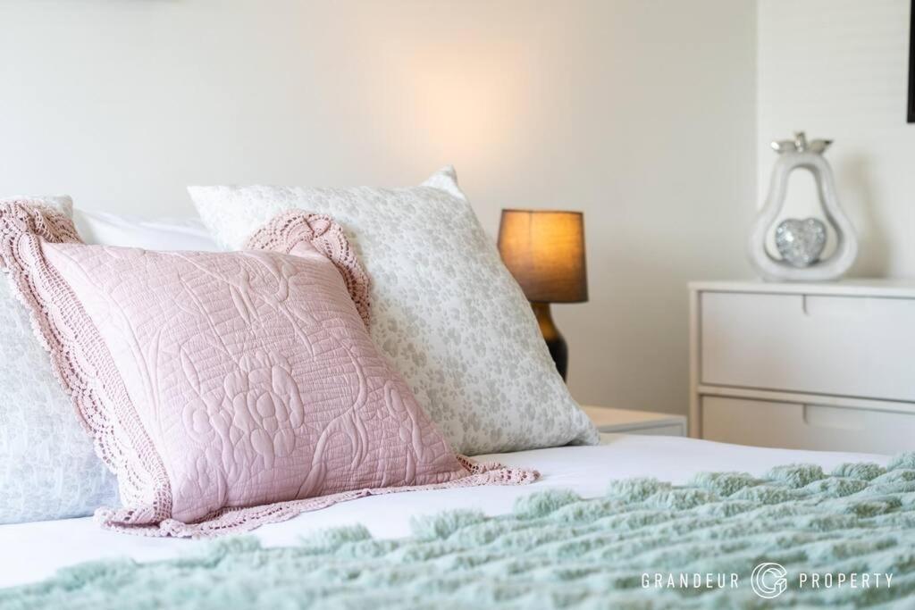 Leaside House By Grandeur Holiday home Southampton