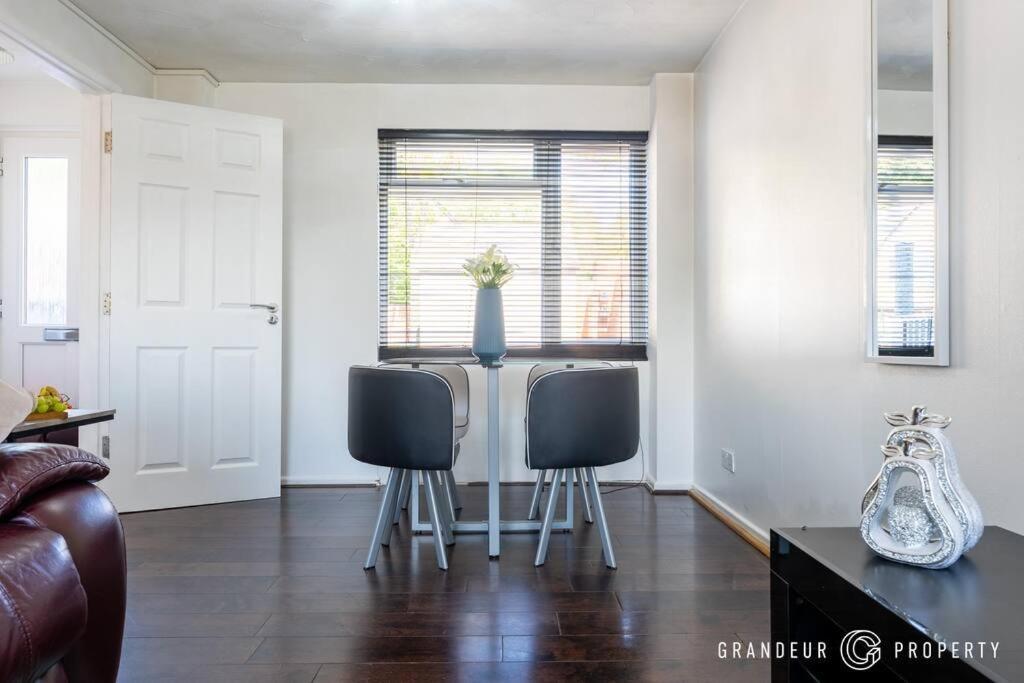 Leaside House By Grandeur Holiday home Southampton