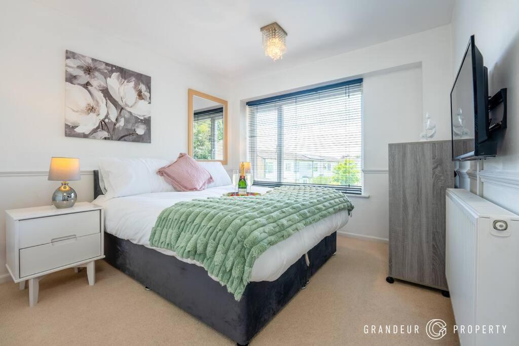 Leaside House By Grandeur Holiday home Southampton